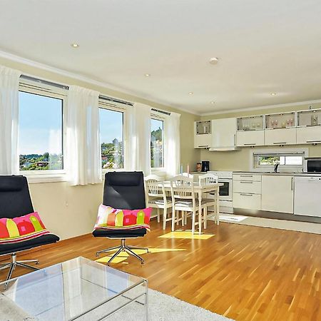 Cozy Apartment In Straumsgrend With Kitchen Bergen Extérieur photo